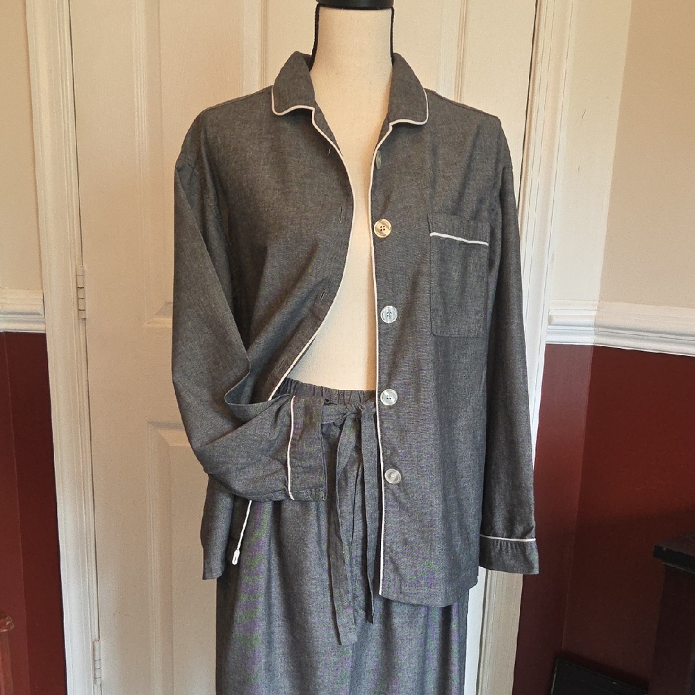 Victoria's Secret Gray Pajama Set